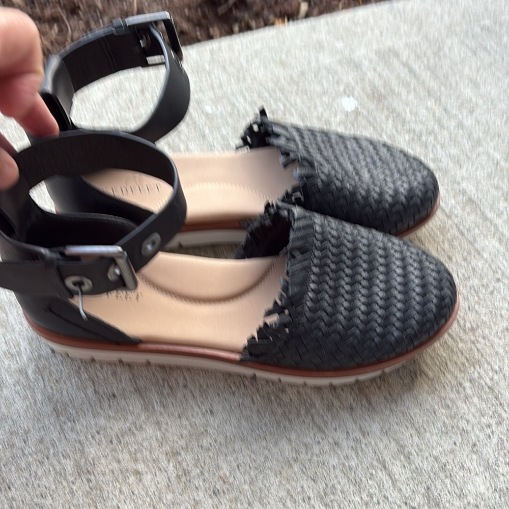 Nakedfeet Black Leather Woven Shoes. Size Women’s 7.5